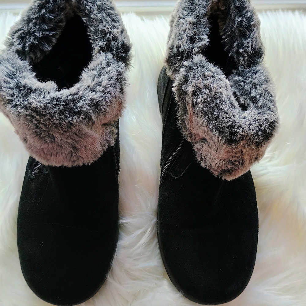 NWOT Khombu Ankle Boots - Picture 2 of 8